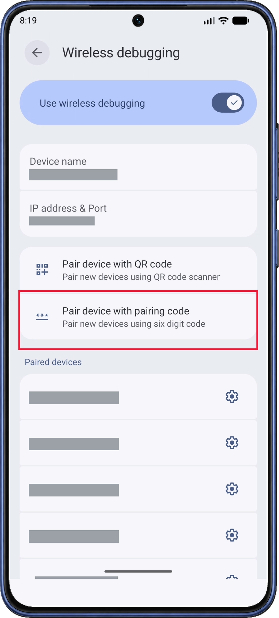 Use wireless debugging이 켜져 있고 QR 코드 옵션 아래 Pair device with pairing code가 있는 화면